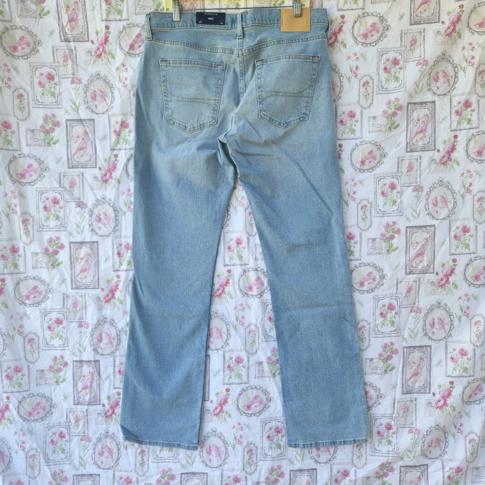 Hollister Men's Epic Flex Bootcut Jeans 33x34 Light Wash Blue Stretch Denim